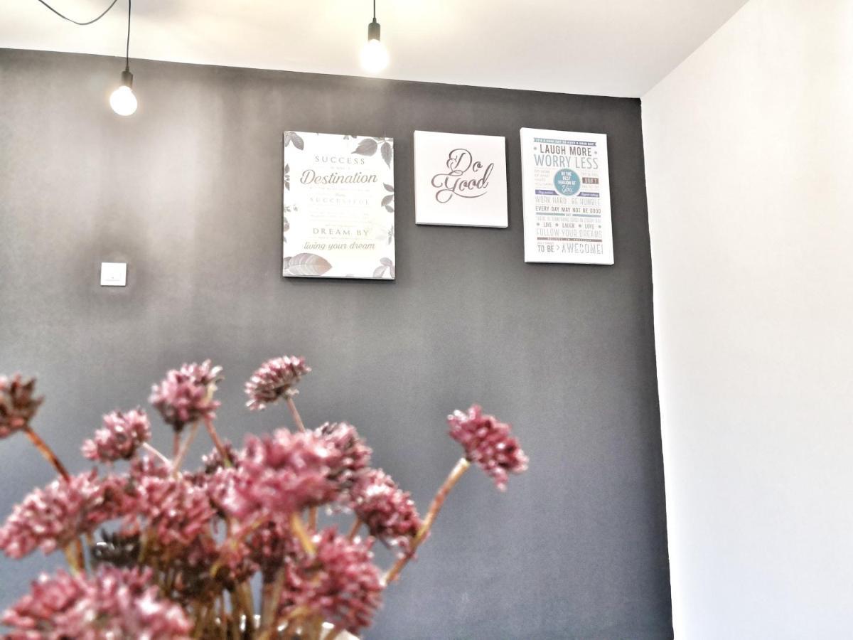 Apartamento 23Loft Kuching Exterior foto