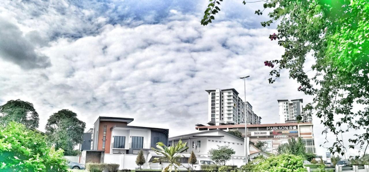 Apartamento 23Loft Kuching Exterior foto